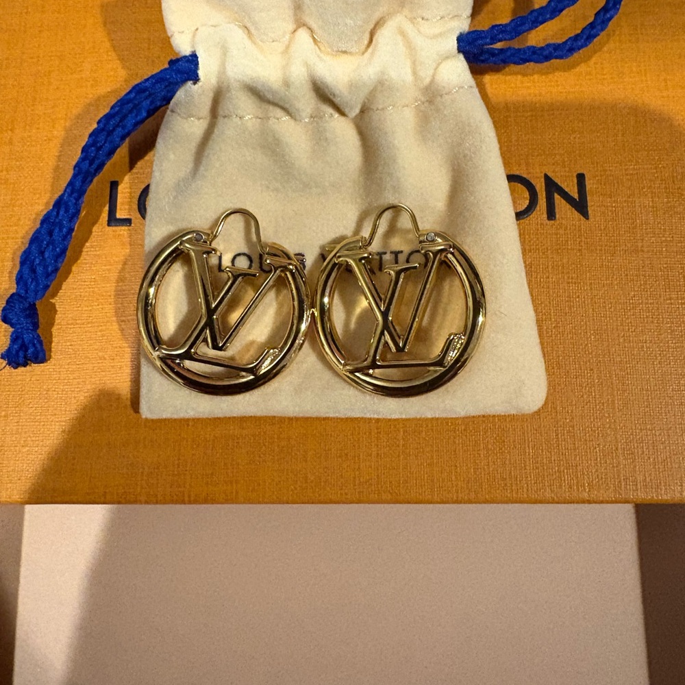 Louis Vuitton Cream Pouch with Blue Drawstring
